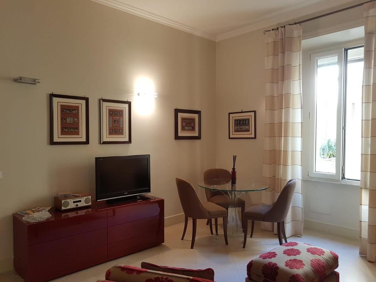 Popolo Square Deluxe Flat Apartment *