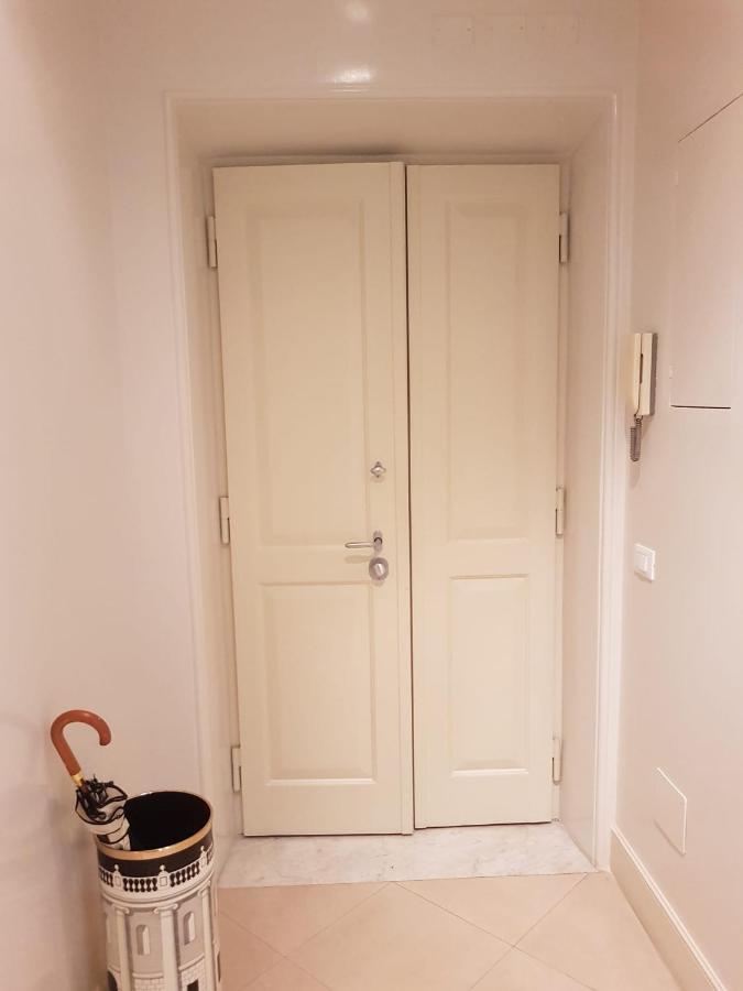 Popolo Square Deluxe Flat Apartment Rom