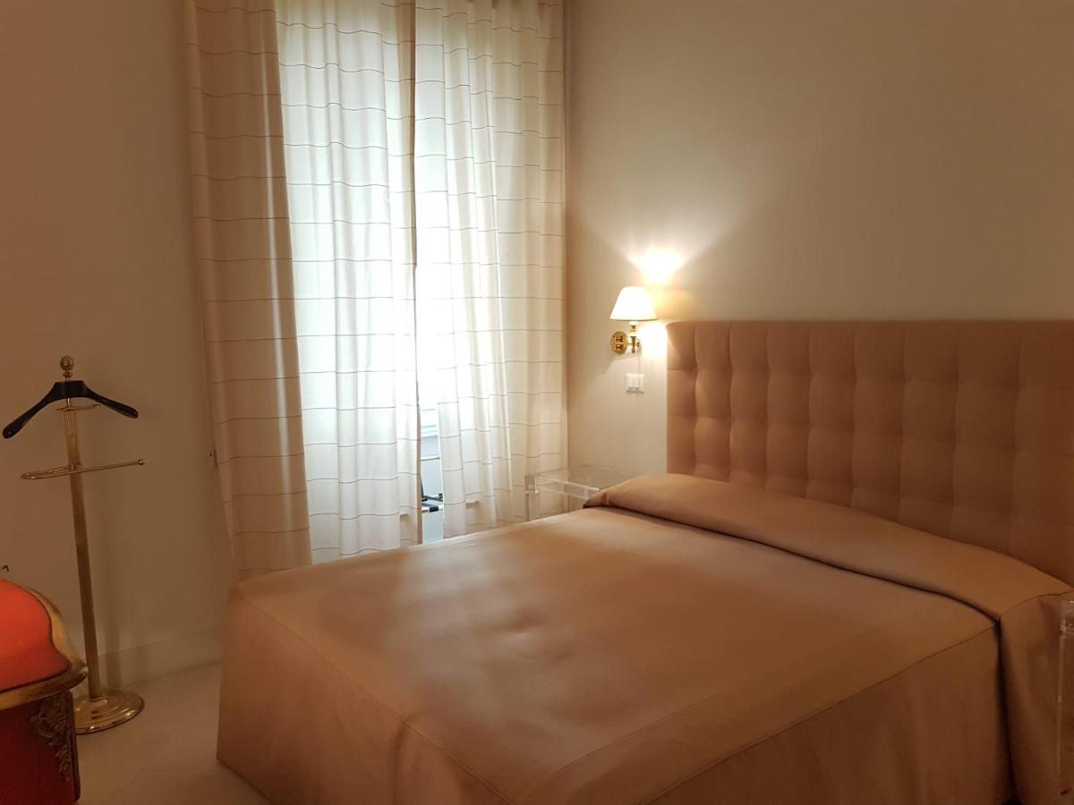 Popolo Square Deluxe Flat *